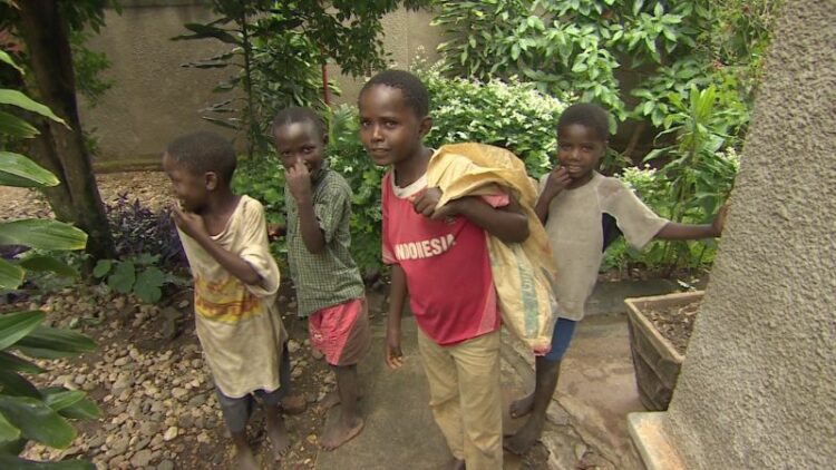 ‘Mama Sunday’ feeds Burundi’s hungry street children