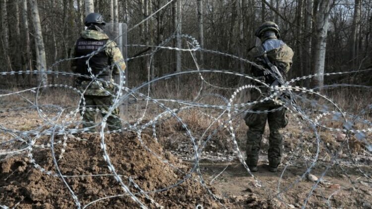 Poland, Baltics call for ‘defence line’ along Europe’s Eastern border – Euractiv