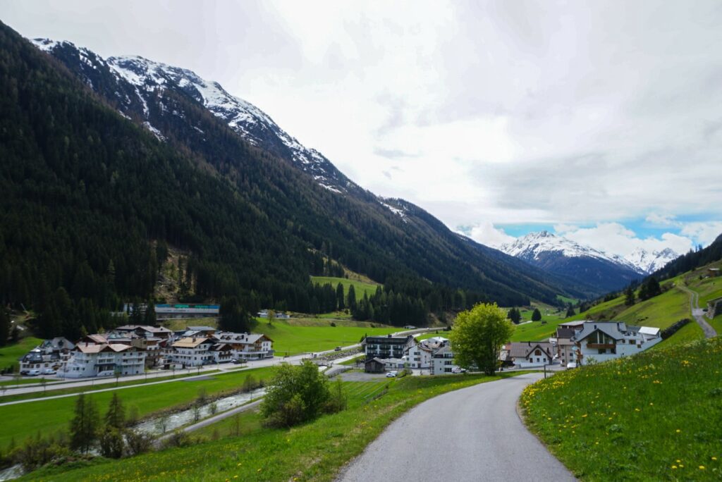 Austria coronavirus: Criminal investigation, lawsuit plans follow Ischgl Alps infections