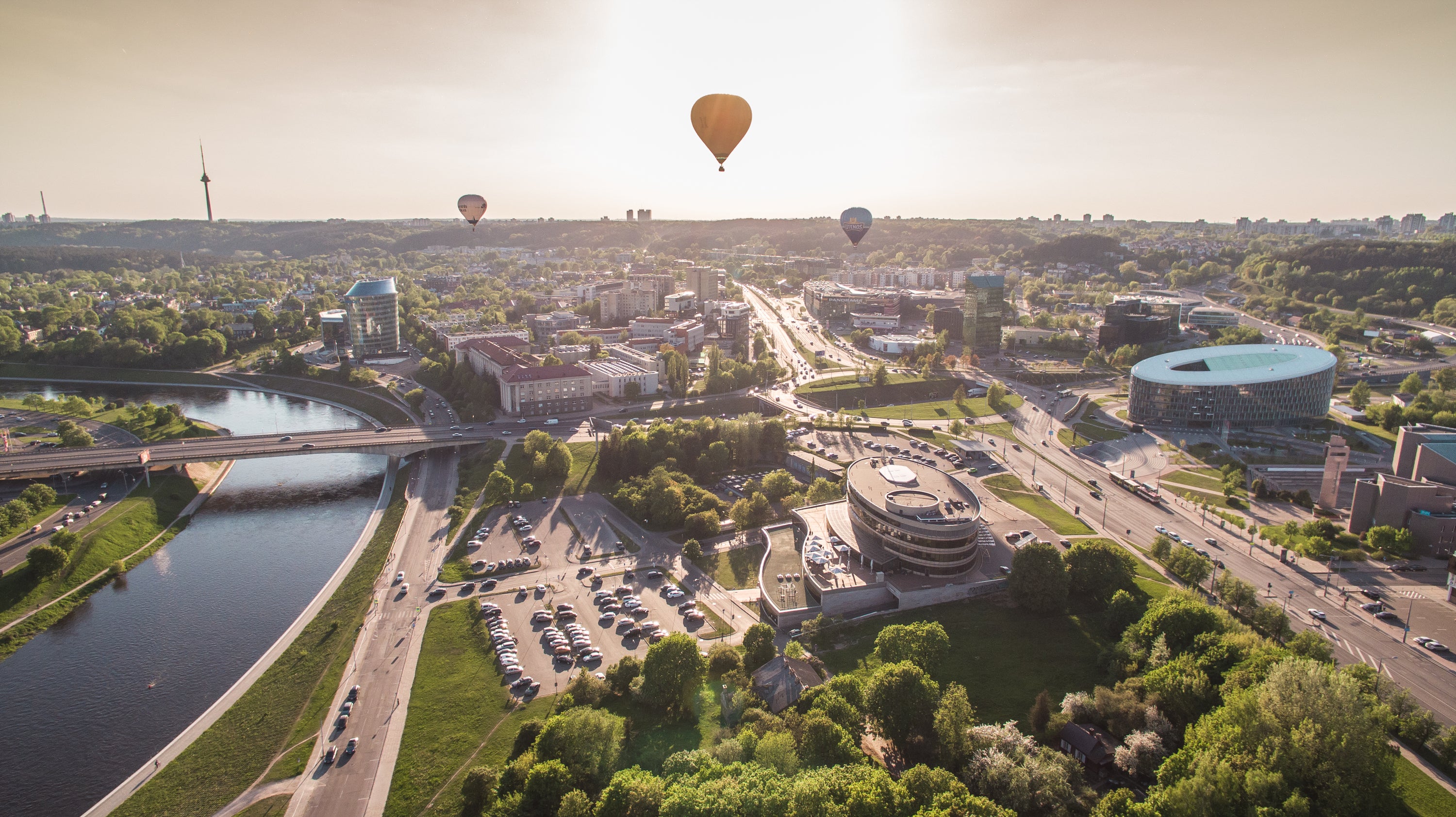Hot air balloons are permitted to fly directly over the centre of Vilnius