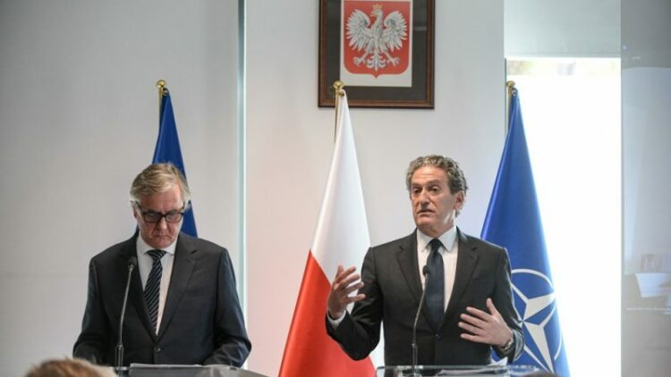 Poland, US launch group against Russian disinformation on Ukraine – Euractiv