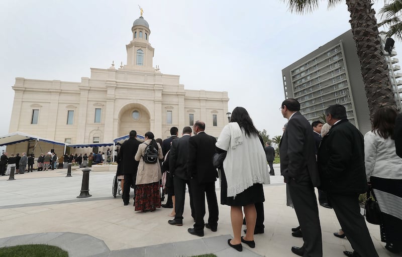 Attendees line up during the dedication of the Concepcion Chile Temple.