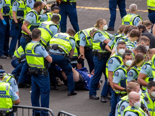 New Zealand police move in to break up anti-COVID-19 vaccine mandate protests