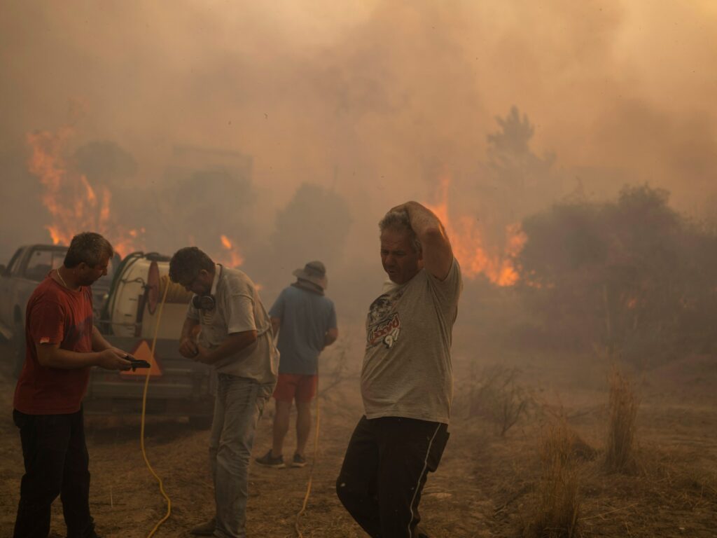 Photos: Wildfires ravage Greece, Italy as Mediterranean swelters | Climate Crisis News