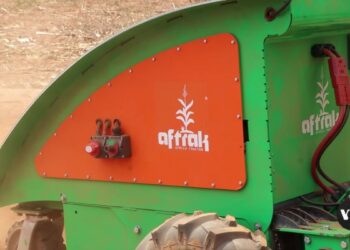 Malawi tests groundbreaking solar-powered African tractor
