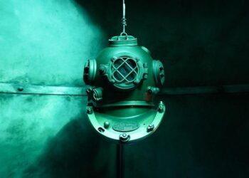 Behind the scenes: Filming underwater during Olympic surfing in Tahiti – Olympics