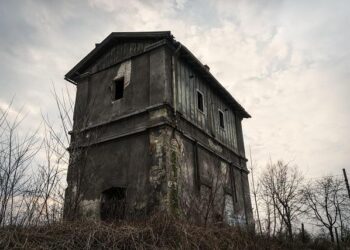 Watch: Rocket crashes into sea moments after launch in Norway – AOL