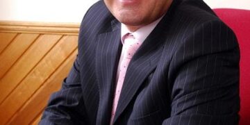 Three wanted over murder of Scottish businessman Campbell Scott in Kenya – BBC