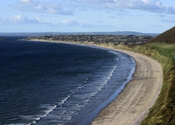 Coastal warning issued after magnitude 6.7 quake hits off New Zealand – Al Jazeera