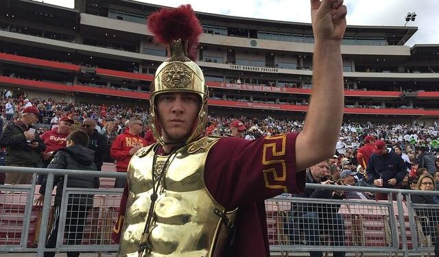 USC Trojans’ Lincoln Riley, Chad Bowden Pushing to Sign Historic Recruiting Class – Sports Illustrated