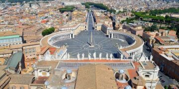 Pope Francis makes surprise first appearance at Vatican after hospital stay – Reuters