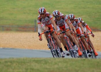 Students cycle from Serbia to Strasbourg to demand justice against Vucic’s regime – France 24