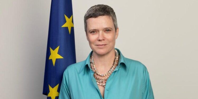 New EU Ambassador to the Pacific presents her credentials in the Republic of Palau – EEAS