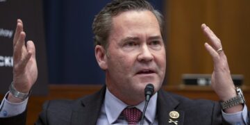 Opinion – Why America needs Mike Waltz – Yahoo