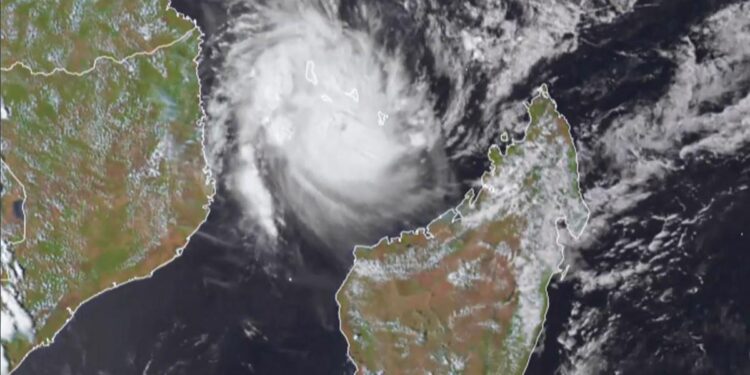 Cyclone Chido Hits Mayotte, Impacts Madagascar and Comoros – News Central TV
