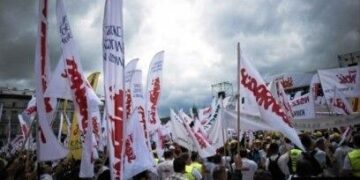 Tens of thousands join antigovernment protest in Serbia’s capital, Belgrade – Al Jazeera