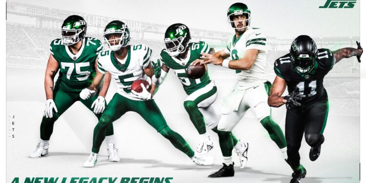 NY Jets Wide Receiver Waiting on Aaron Rodgers For a Possible Reunion – Yahoo Sports