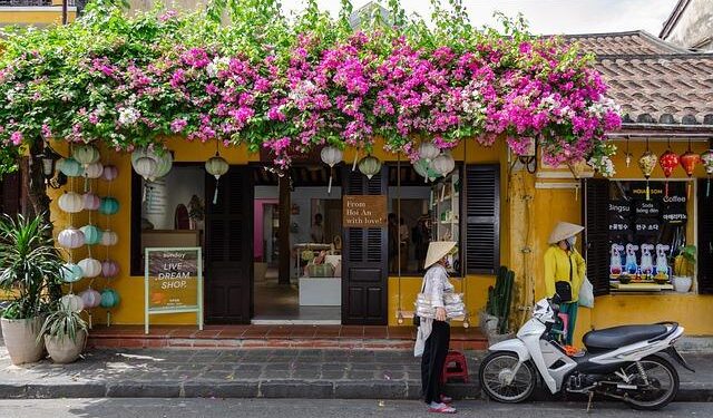 UNESCO’s BIOCOM programme empowers youth to protect natural resources in Madagascar’s national parks – UNESCO