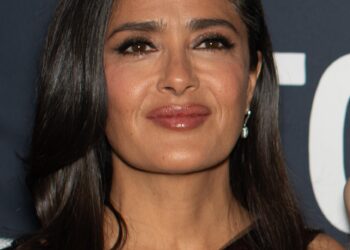 Salma Hayek Revealed the Surprising Procedure She Got For Her “Turkey Neck” – instyle.com