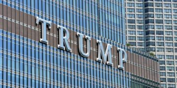 Donald Trump signs order to ‘make America’s showers great again’ – BBC