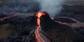 Volcano erupts in Iceland, triggering evacuation near Blue Lagoon – USA Today
