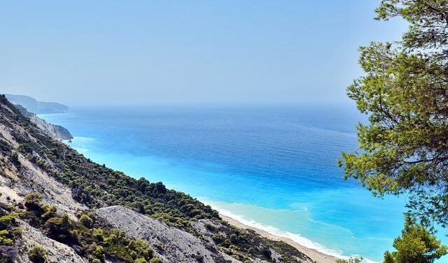 Greece braces for double whammy from Trump tariffs – eKathimerini.com