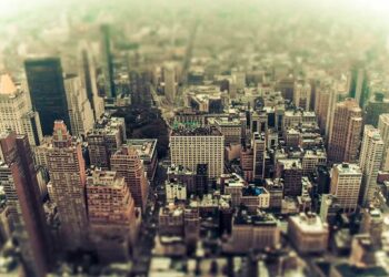 U.S. Sends Warplanes, Ships to the Middle East in Warning to Iran – WSJ