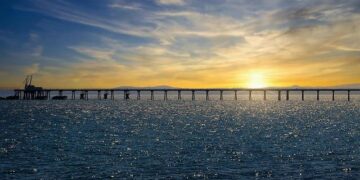 US ‘demands control’ from Ukraine of key pipeline carrying Russian gas – The Guardian