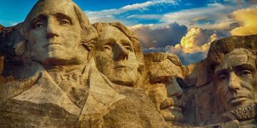 Estonian president approves law granting military power to attack suspicious vessels – Caliber.Az