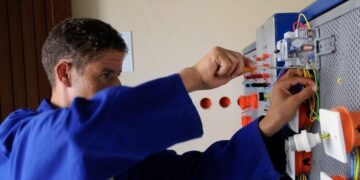 Investigation Exposes Exploitation Ring of Moroccan Workers in France – Morocco World News