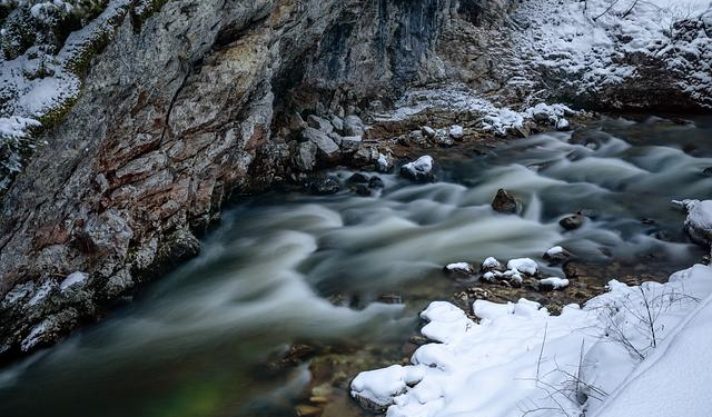 A river ‘died’ overnight in Zambia after an acidic waste spill at a Chinese-owned mine – Hoover Institution