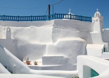 Greece: Worry as Turks buy property and ‘golden visas’ – DW