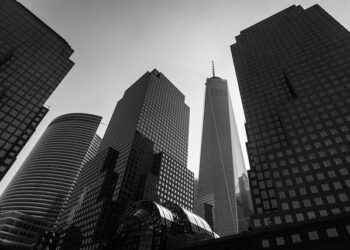 New York banker washes up dead on paradise beach after vanishing during dream vacation in Spain – Daily Mail