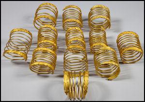 Recently recovered Dacian gold bracelet on display at Romania’s National History Museum – Romania Insider