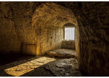 France: Several prisons targeted with wave of arson attacks – DW