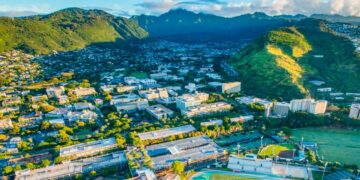 Mānoa: Honorable Governor Mauga Strengthens UH Degree Access for American Samoa – University of Hawaiʻi at Mānoa