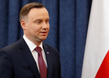 Polish President Backs Push For Access to French Nuclear Shield – Bloomberg.com