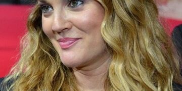 Drew Barrymore Sets Hearts Racing With Adam Sandler Reunion Photo – parade.com