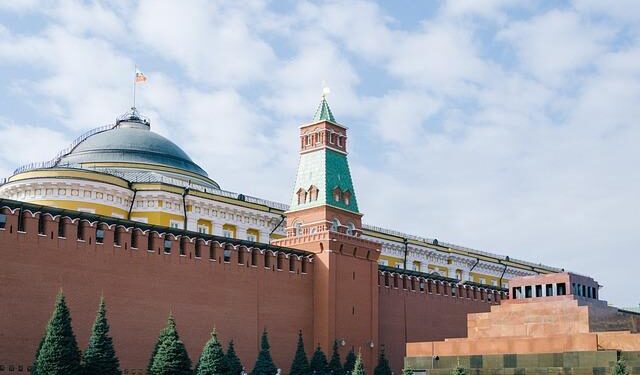 Kremlin trying to lure kids by offering free trips, Estonia warns – TVP World