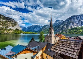 Austria stops processing Syrians’ asylum applications after Assad falls – Reuters