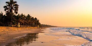 Africa’s ‘narrowest country’ that’s almost entirely surrounded by big neighbour – Daily Express