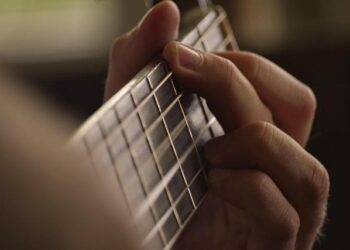 Malian guitar star Vieux Farka Touré blends blues and rock with West African tradition. – Monterey County Weekly