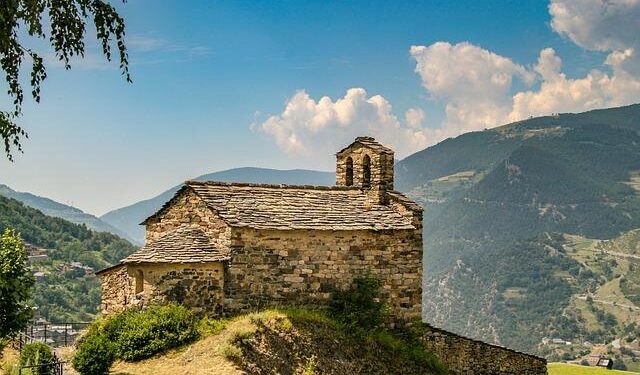 Andorra: The country that makes a prince out of every French president – France 24