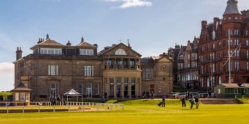 St Andrews to cut Old Course fees to £42.50 a round for Scottish golfers – BBC