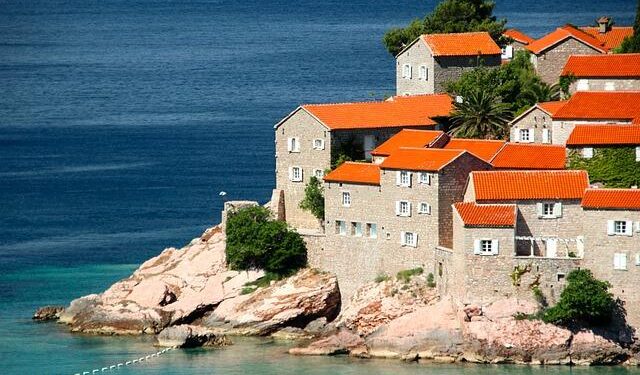 Will Montenegro turn its back on the West? – DW