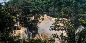 DR Congo conflict: Men risk drowning to flee conscription by rebels – BBC