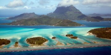 French Polynesia: The Treasures of Tahiti and Her Islands – DivePhotoGuide