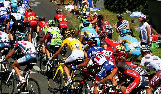 Monaco’s Aleksandr Golovin ruled out with adductor injury – Yahoo Sports