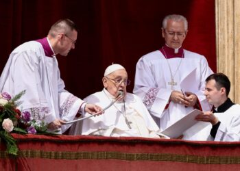 Pope arrives in the remote jungles of Papua New Guinea with humanitarian aid and toys – NBC News