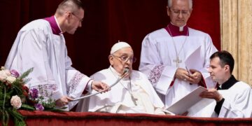 Pope arrives in the remote jungles of Papua New Guinea with humanitarian aid and toys – NBC News